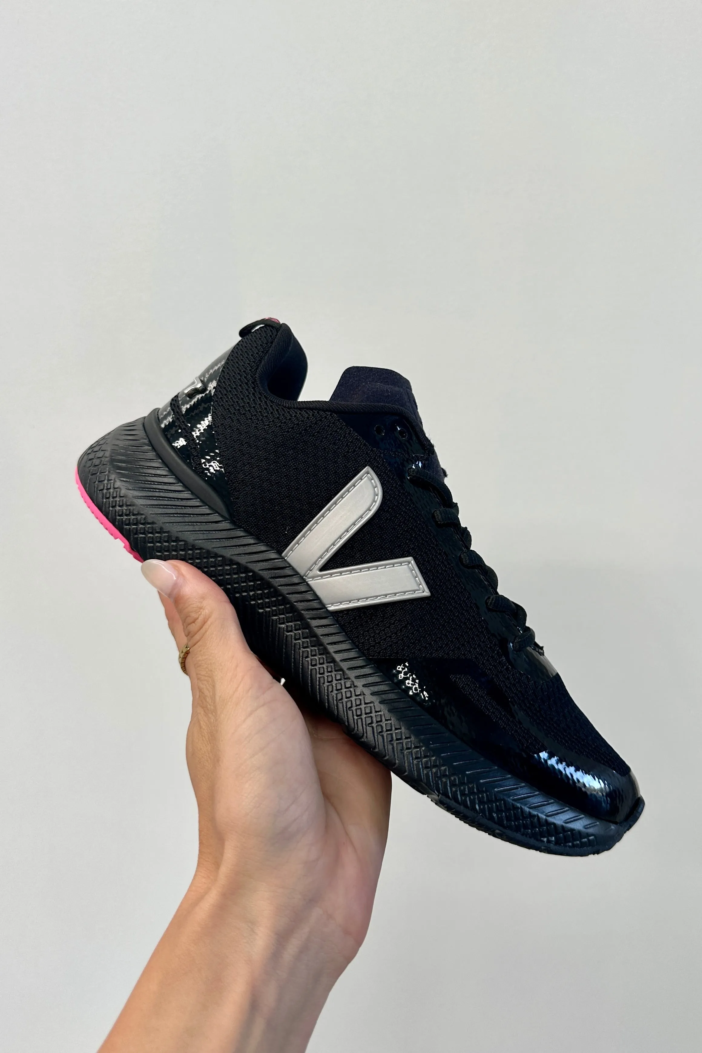 Veja X 7 DAYS Active Impala Engineered Sneaker - Black/ Silver/ Pink